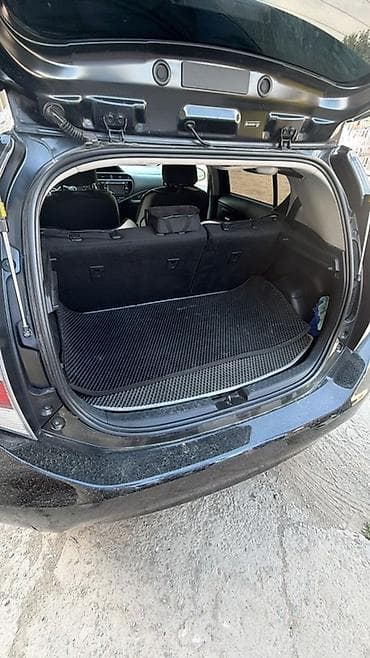 e2 byd: Toyota Prius C: 2016 г., Автомат, Гибрид, Хэтчбэк — 2