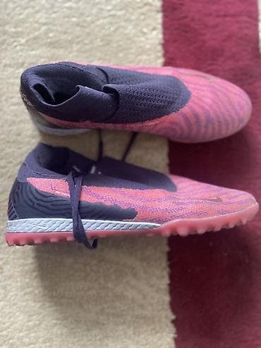 Спорт и хобби: Футбольные бутсы/сороконожки Nike Phantom (линейка Phantom Vision/GT — 4