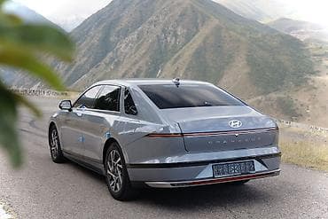 byd e9: Hyundai Grandeur: 2023 г., 1.6 л, Автомат, Гибрид, Седан — 4