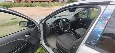 обмен на аутбек: Ford Mondeo: 2001 г., 1.8 л, Механика, Бензин, Универсал — 4