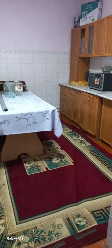дома в районе аламединского рынка: Үй, 90 кв. м, 5 бөлмө, Менчик ээси — 4