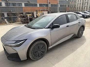 haima 3: Toyota bZ3: 2023 г., Электромобиль, Лифтбек — 3