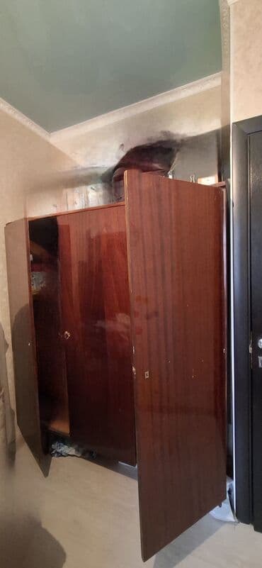 шкаф для офиса: Шкаф для одежды, Б/у, Прямой, Дерево — 2