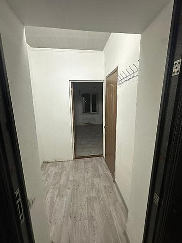 тынчтык ж м: Сдается 1 комнатная квартира в Киркомстроме. На 4 этаже. Рядом есть — 3