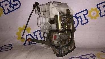 80 b4: Замок двери Toyota Б/у, Оригинал — 1