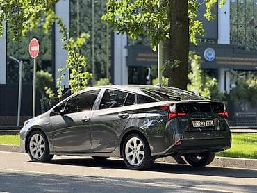 prius: Toyota Prius: 2019 г., 1.8 л, Автомат, Гибрид, Лифтбек — 3