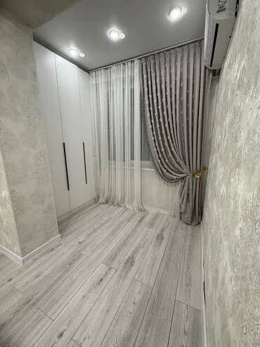 боконбаева молодая гвардия: 3 комнаты, 42 м², Элитка, 5 этаж, Евроремонт — 1