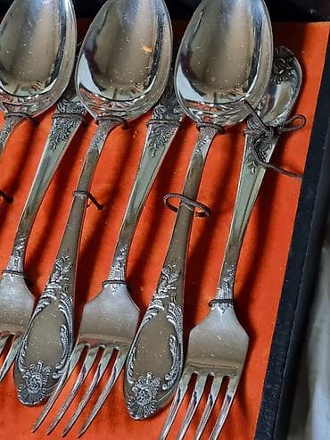 мельхиоровые ложки: КОРОЛЕВСКИЙ (СССР) НОВЫЙ 1980 ГОД. РОДНАЯ КОРОБКА. САМЫЙ КРУТОЙ — 5