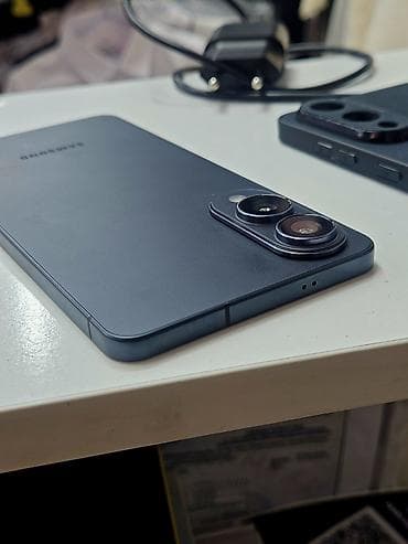 nokia e72: Samsung Galaxy S25 Edge, Б/у, 256 ГБ, цвет - Черный, 2 SIM, eSIM — 5