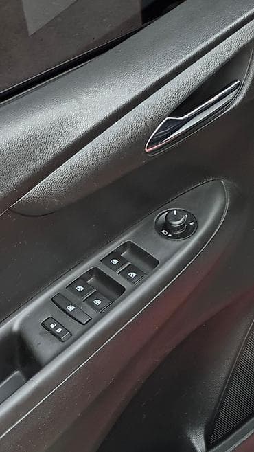 w210 e320: Chevrolet Spark: 2017 г., Автомат, Бензин, Хэтчбэк — 10