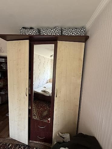 Спальный гарнитур, Б/у, Шкаф, Комод, Россия, ДСП, Самовывоз, цвет - Бежевый