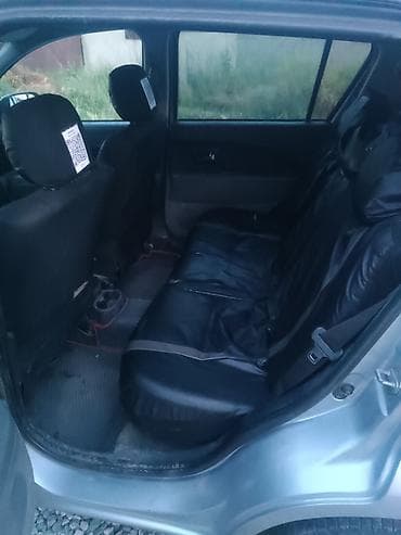 daihatsu: Daihatsu Sirion: 2008 г., 1.5 л, Механика, Бензин, Хэтчбэк — 7
