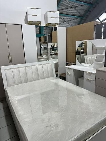 велюровое: Спальный гарнитур, Новый, Двуспальная кровать, Кыргызстан, Бесплатная доставка, цвет - Белый — 1