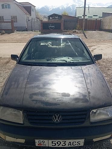 седан срочно продаю: Volkswagen Vento: 1994 г., 1.8 л, Ручные, Бензин, Седан — 1