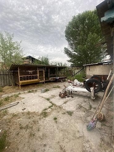 гаражи: Продаю дом! Год постройки 1989 кирпичный,на высокиз фундаментах,пол — 8