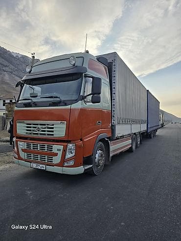 Тягач, Volvo, 2012 г., Тентованный