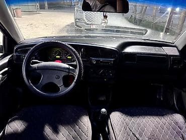 мон блан: Volkswagen Vento: 1993 г., 1.8 л, Механика, Бензин, Седан — 5