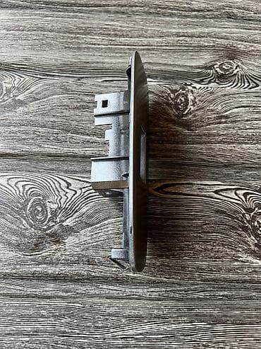 lx: LX 470 Передняя правая вставка, на кнопки двери По всем вопросам — 2