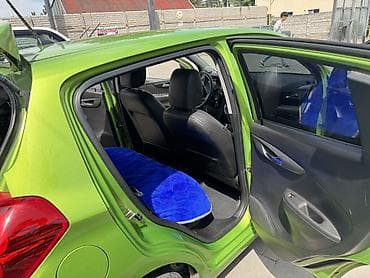 шевроле: Chevrolet Spark: 2015 г., 1 л, Вариатор, Бензин, Хэтчбэк — 4