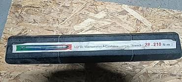 Динамометрический ключ с трещоткой, в футляре. - Привод: 1/2" -