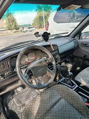 Транспорт: Volkswagen Passat: 1996 г., Механика, Бензин, Седан — 7