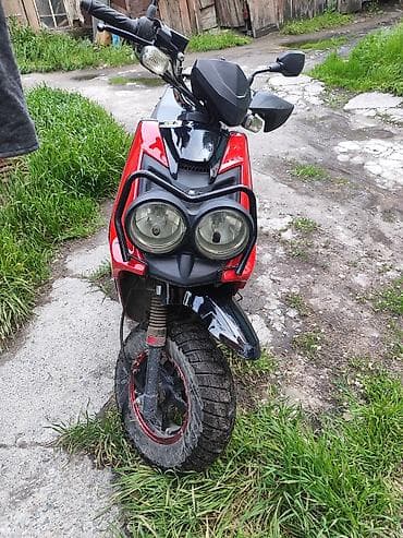 бенза скутер: Скутер 49 см³ (карбюраторный), дорожный/городской формат. Особенности — 2