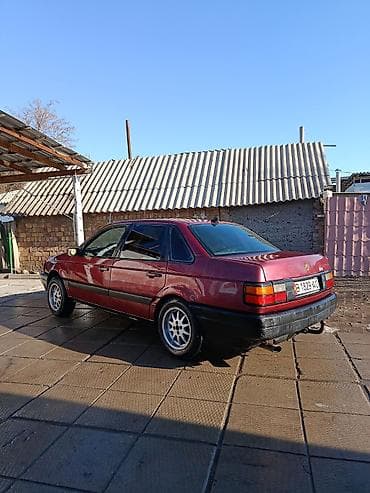 Унаа сатуу: Volkswagen Passat: 1989 г., Седан — 2