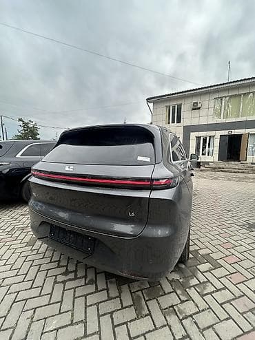 s 221: Lixiang L6: 2025 г., 1.5 л, Автомат, Гибрид, Кроссовер — 4