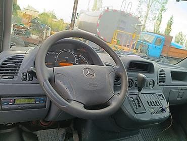 мерседес 210 2 2: Жеңил жүк ташуучу унаа, Mercedes-Benz, Стандарт, 3 т, Колдонулган — 5