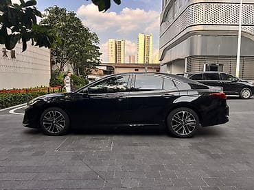 from japan: Toyota Camry: 2024 г., 2 л, Вариатор, Гибрид, Седан — 2
