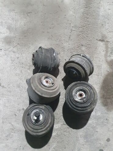 мониторы дешевые: Подушка мотора Mercedes-Benz 2001 г., Б/у, Оригинал, Германия — 1