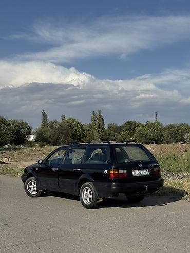 салон машины: Volkswagen Passat Variant: 1989 г., 1.8 л, Механика, Бензин, Универсал — 3