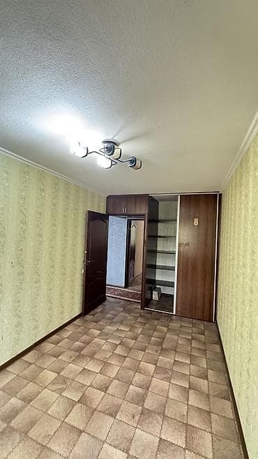 Недвижимость: 3 комнаты, 58 м², 104 серия, 3 мкр 104 серия, 2 этаж, Косметический ремонт — 7