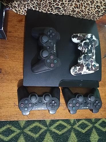 переходник для наушников и микрофона для ноутбука: PlayStation 3 (модель Slim) с комплектом из 4 геймпадов Состав: - — 2