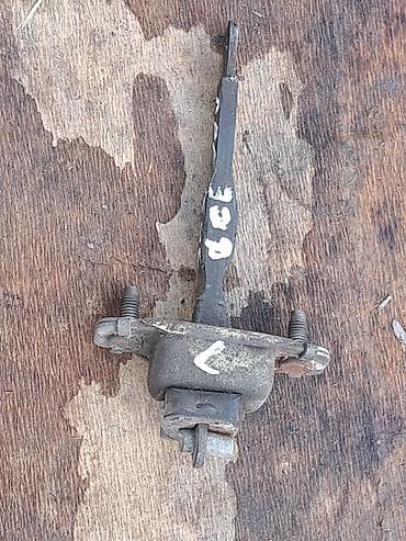 Унаа тетиктери: Ограничитель задней левой двери Тойота Авенсис Toyota Avensis, цена — 1