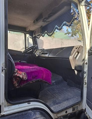 Легкий грузовик, Mercedes-Benz, Стандарт, 3 т, Б/у at lalafo.kg Легкий грузовик, Mercedes-Benz, Стандарт, 3 т, Б/у