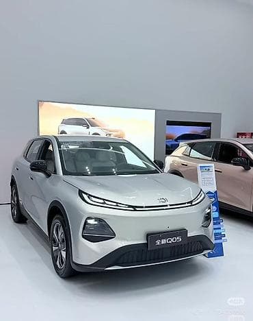 кабина 609: Changan Qiyuan Q05: 2026 г., Электромобиль, Кроссовер — 10