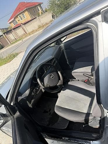 Унаа сатуу: Daewoo Nexia: 2010 г., 1.5 л, Кол менен иштөөчү, Бензин, Седан — 2