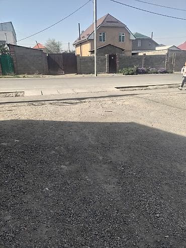 продаю частный дом в бишкеке: Продаётся дом с капитальным ограждением и въездными группами — 3
