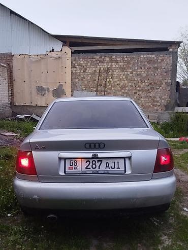 салон е46: Audi A4: 1996 г., 1.8 л, Кол менен иштөөчү, Бензин, Седан — 2