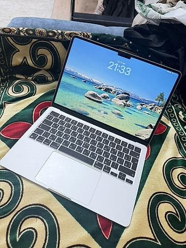 бу айпады: Apple MacBook Air 13.6" (2022, M2) - Чип: Apple M4 - Экран: 13.6" — 1