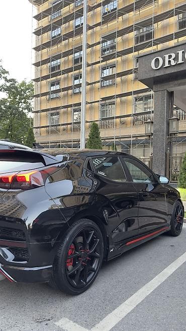 Продажа авто: Hyundai Veloster: 2021 г., 2 л, Робот, Бензин, Хэтчбэк — 5