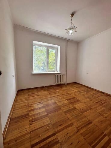 продаю квартиру по улице советская донецкая саманчина: 3 комнаты, 77 м², Индивидуалка, 3 этаж — 4