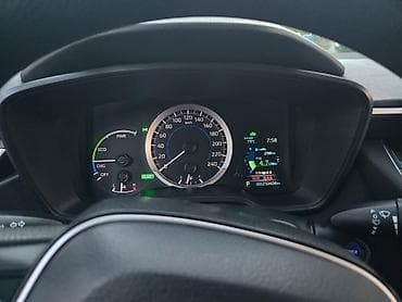 platz vitz: Toyota Corolla: 2019 г., Гибрид, Седан — 7