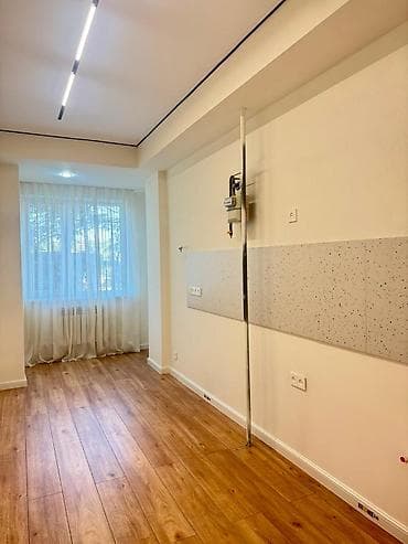 Кыймылсыз мүлк: 1 бөлмө, 44 м², Фучик паркы Элитка, 3 кабат, Дизайнердик оңдоо — 2