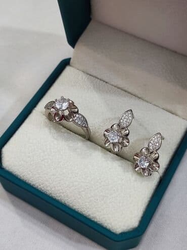 эксклюзивные свадебные пригласительные: Серебро 925 Пробы Классика Размеры имеются Цена 3000сом Есть — 1