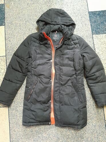 купить качественную мужскую зимнюю куртку: Продаю очень каче. ственную зимнюю мужскую куртку. Размер 48-50. 3 — 1