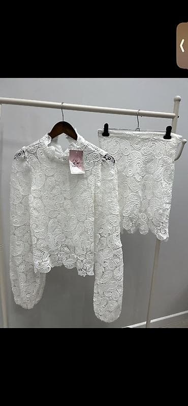 Юбка менен костюм, Юбканын модели: Түз, Мини, Блузка, Made in KG, S, XS
