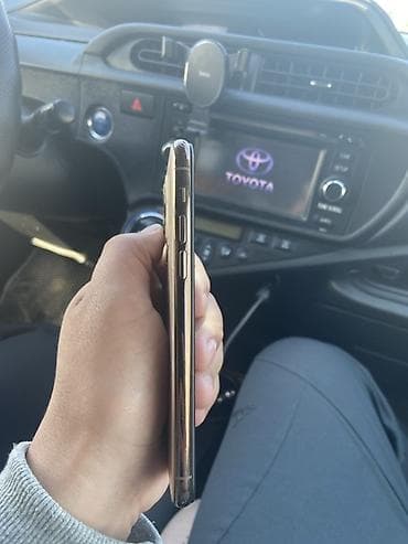 apple 11pro: IPhone 11 Pro, Б/у, 256 ГБ, Золотой, Чехол, 100 % — 4