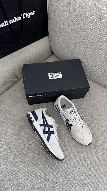 second hend: Мужские кроссовки, 35.5, Adidas, Новый, цвет - Черный, Платная доставка, Самовывоз, Бесплатная доставка — 1